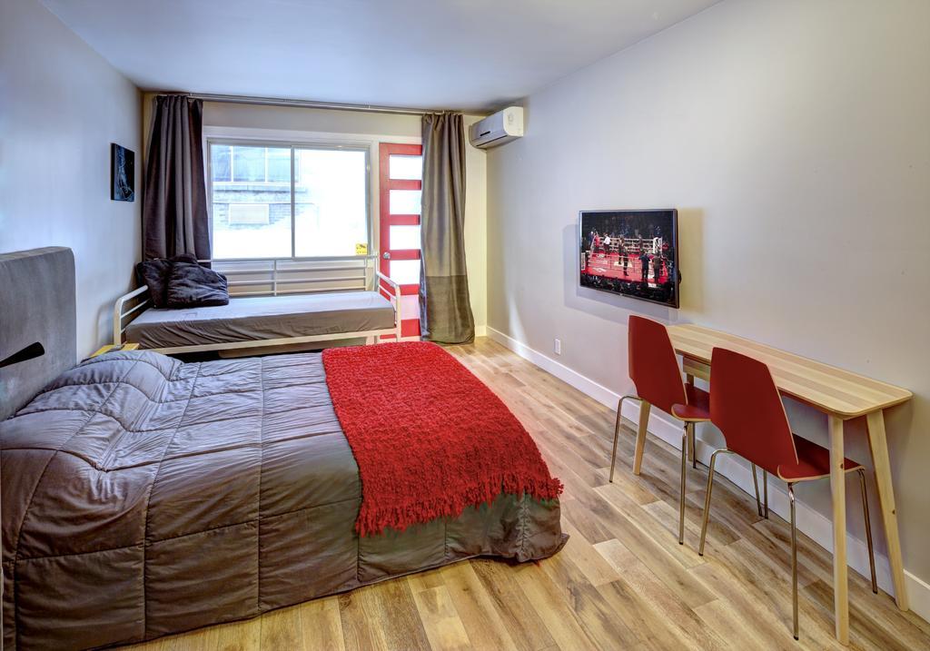 Rue Parthenais Apartment
