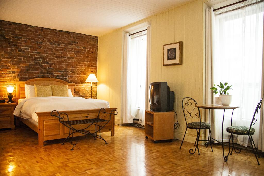 De La Place Royale 3*