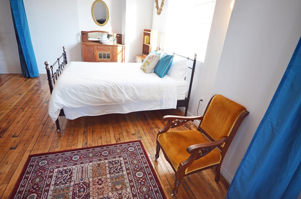 Likeahotel - Square Victoria 3*