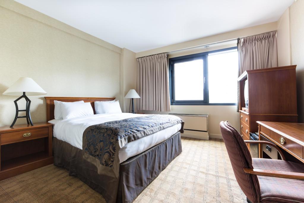 Four Points By Sheraton Montreal Centre-Ville 3*