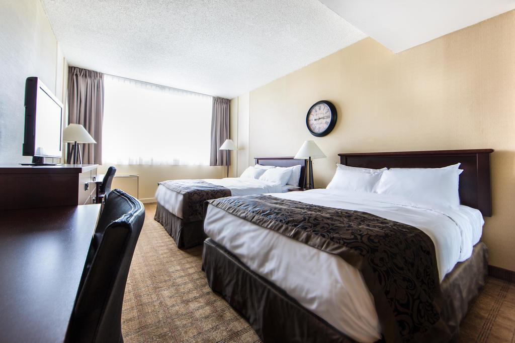 Four Points By Sheraton Montreal Centre-Ville Hotel 3*