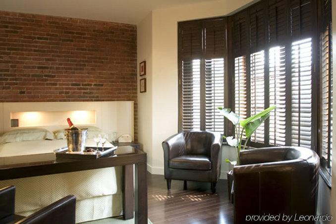 Hotel 1595 Saint-denis Montreal