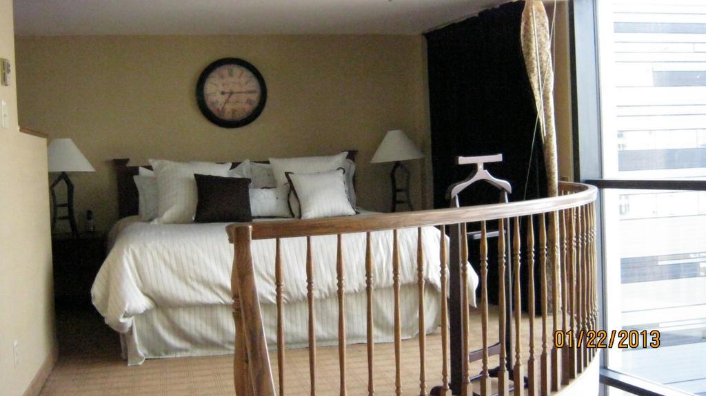 Four Points By Sheraton Montreal Centre-Ville Hotel 3*