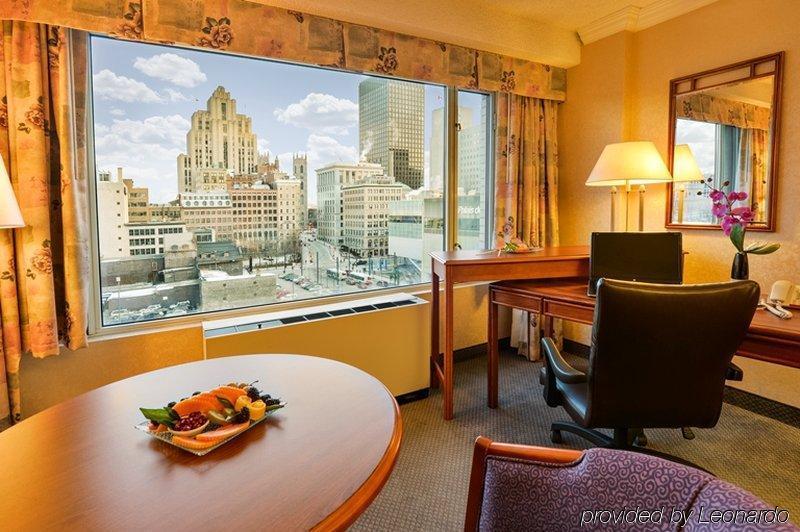 Centre Downtown By Ihg Hotel 4*