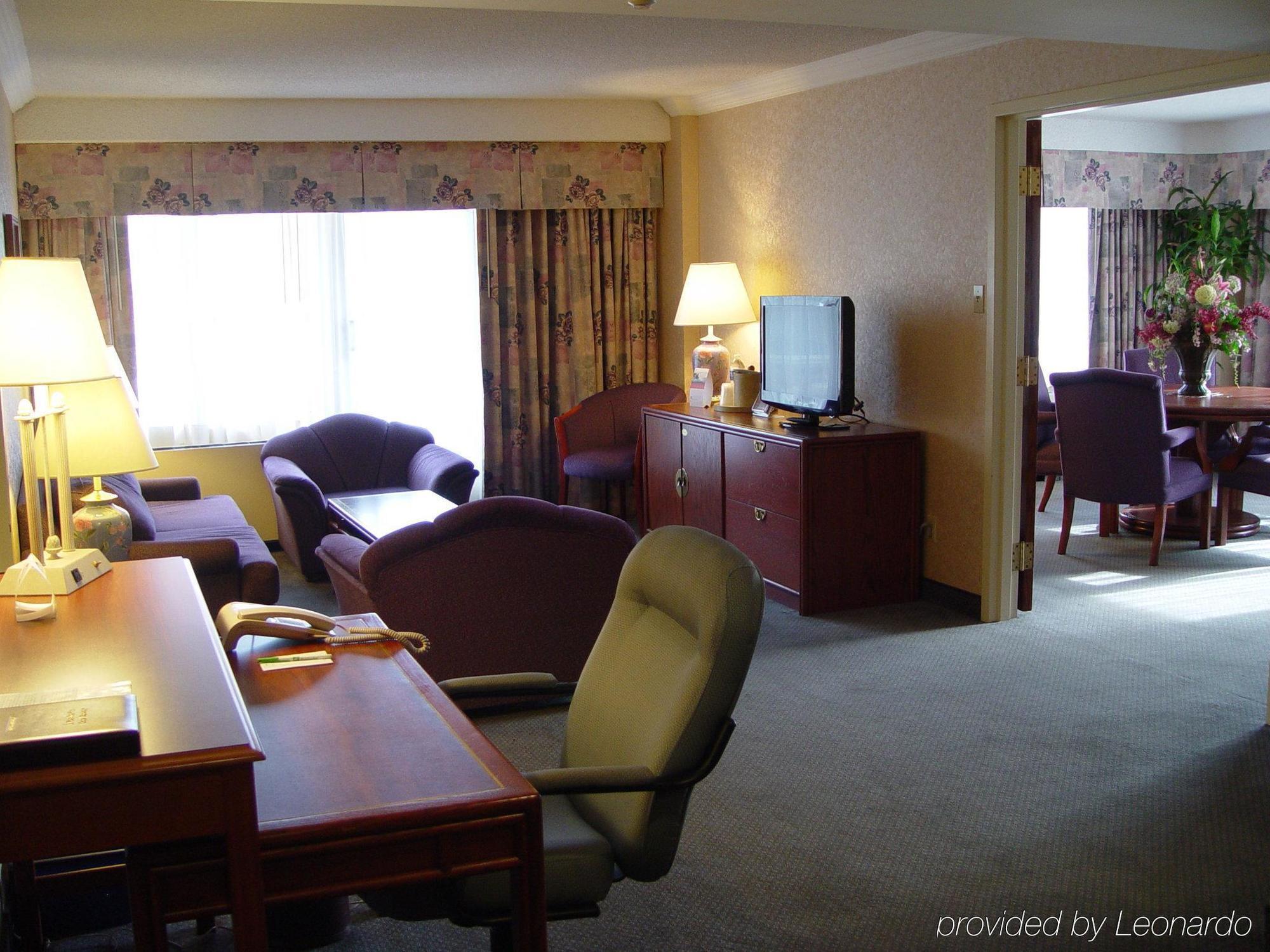 Centre Downtown By Ihg Hotel 4*