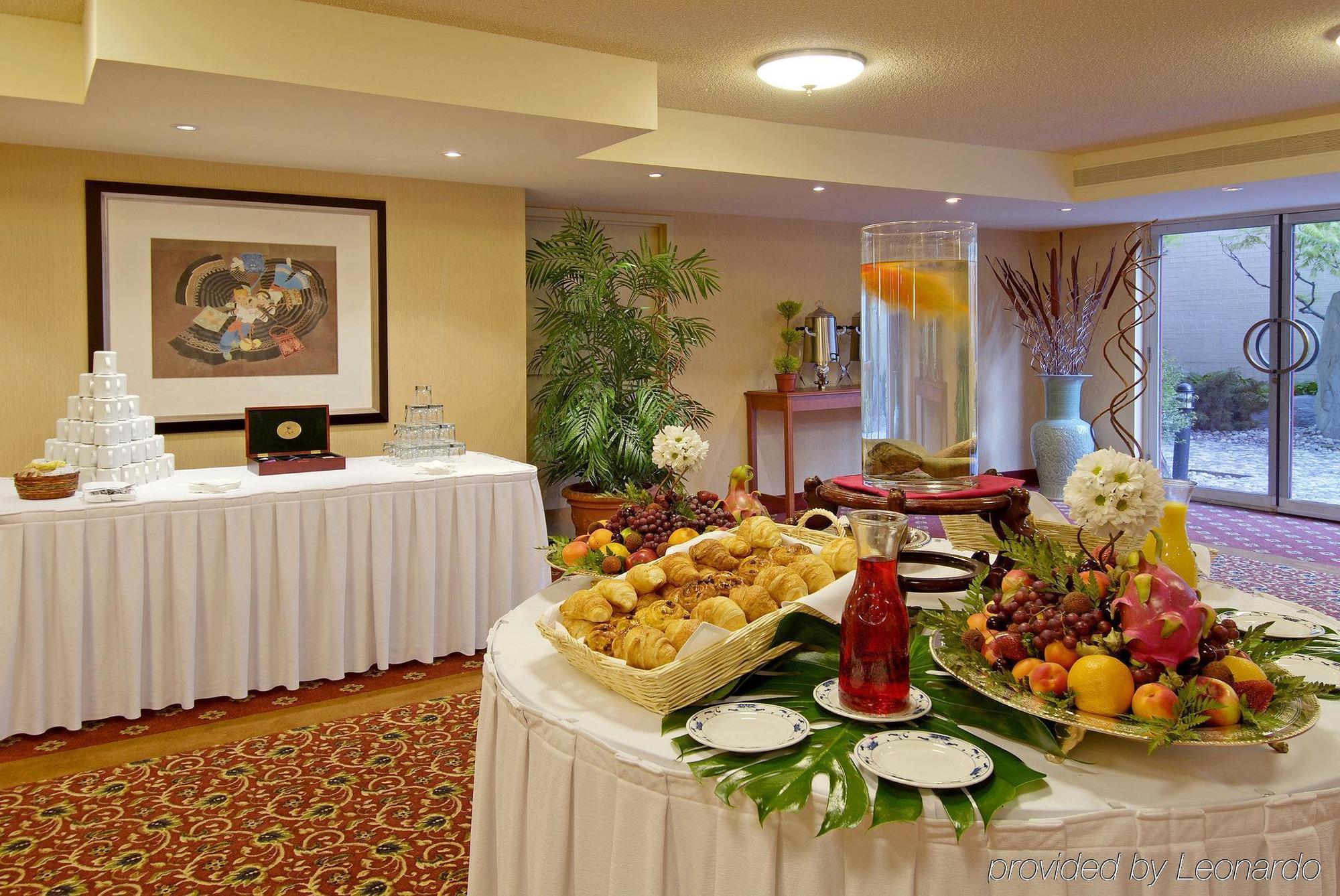 Centre Downtown By Ihg 4*