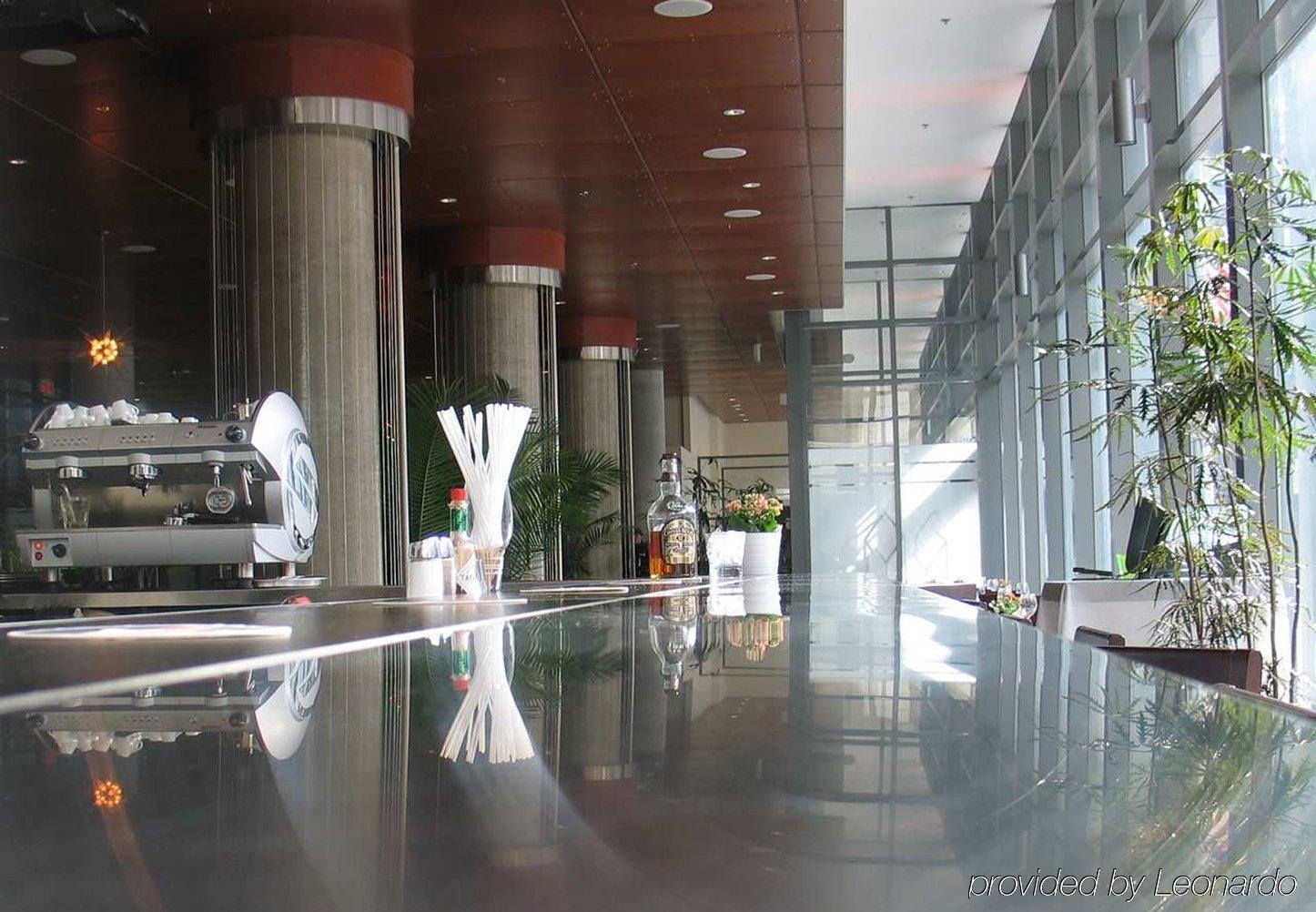 Embassy By Hilton - 4* Montreal