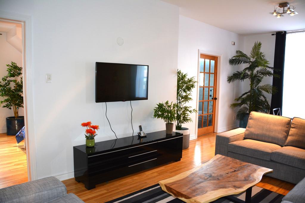 Le Metro Mont-royal By Homeinmontreal Apartment Montreal