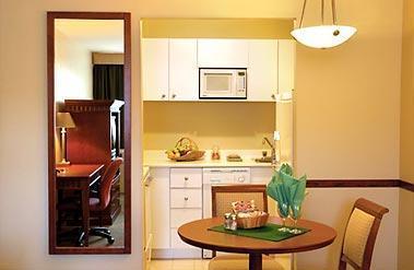 By Marriott Westmount 4*