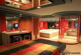 Le Chabrol & Hotel