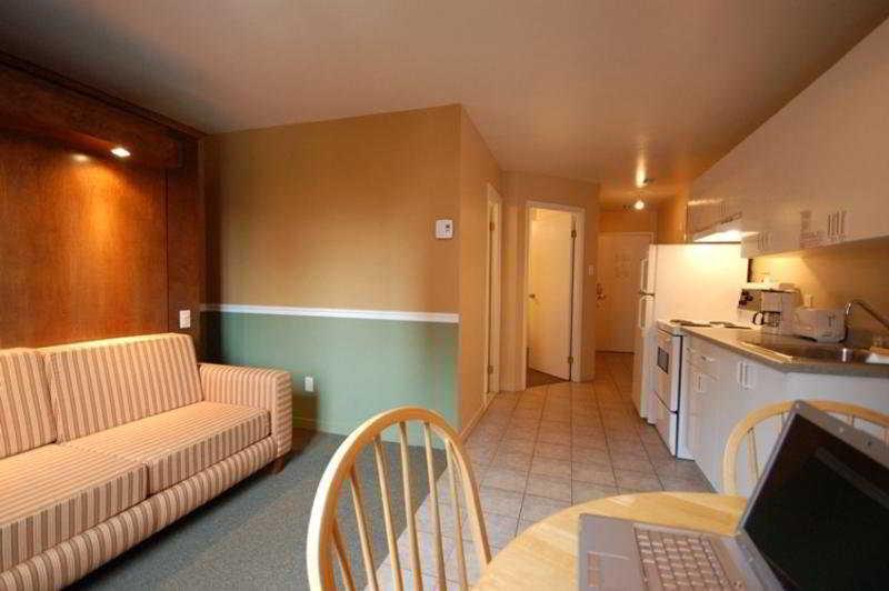 Le Roberval 3* Montreal