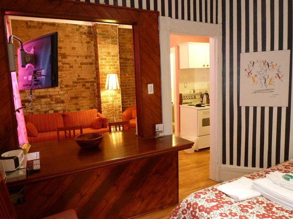 Gite University Bed And Breakfast 3* Montreal