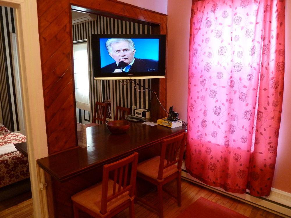 Gite University Bed And Breakfast 3* Montreal