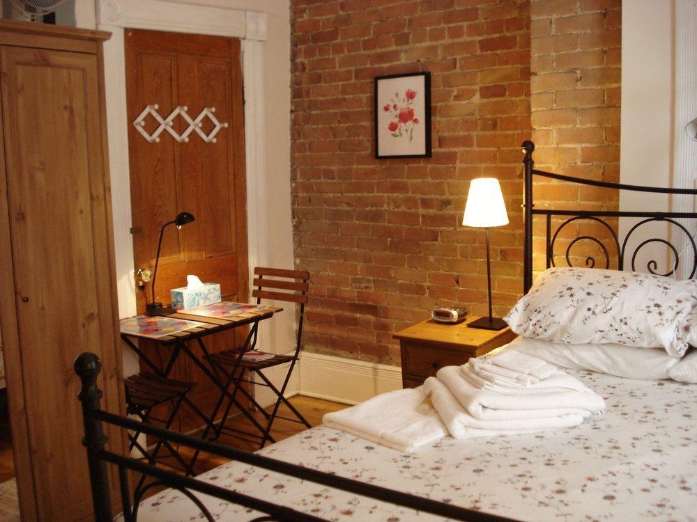 Gite University Bed And Breakfast 3*