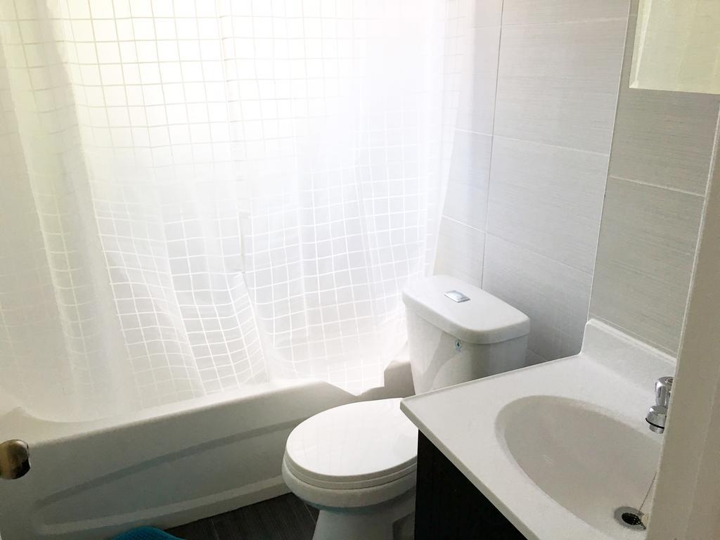 La Renaissance Dorchester Apartment Montreal