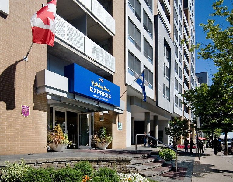 Hotel Faubourg Centre-ville Downtown Montreal