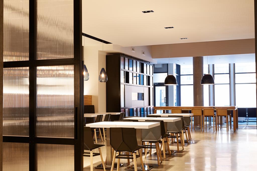 Le Dauphin Centre-ville Hotel Montreal