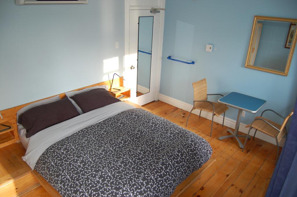 Le Simone Bed & Breakfast 2* Montreal