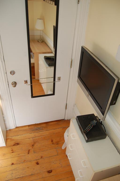 Le Chasseur Bed & Breakfast Montreal