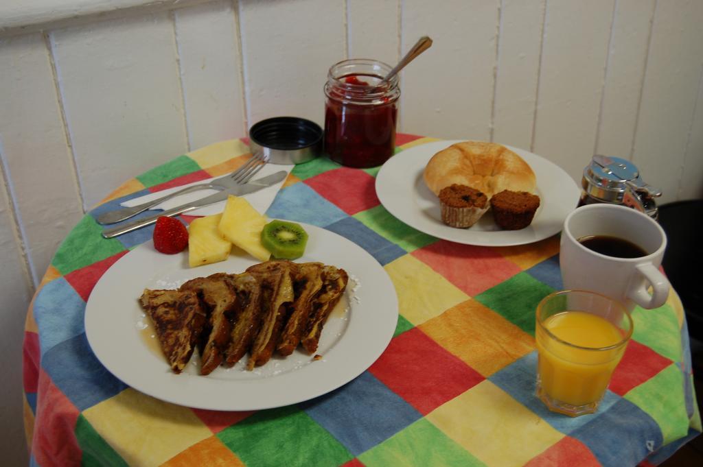 Le Chasseur Bed & Breakfast Montreal