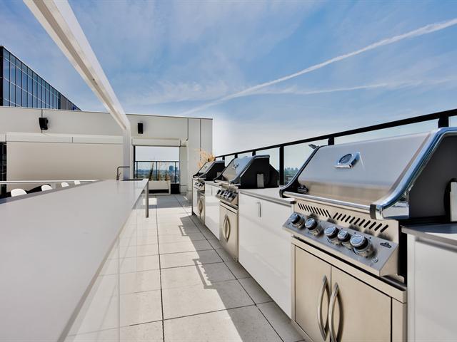 Tour Des Canadiens Sky Apartment