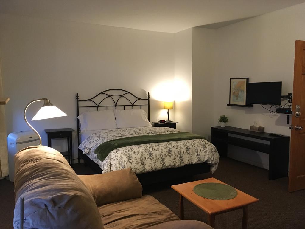 La Petite Bourgeoise Montreal