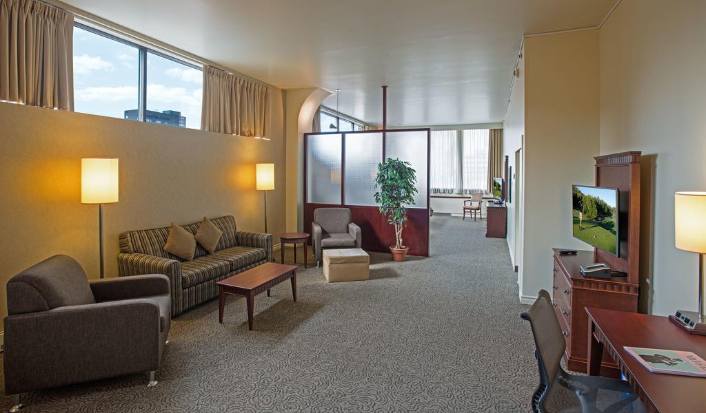 Hotel Le Square Phillips & Montreal