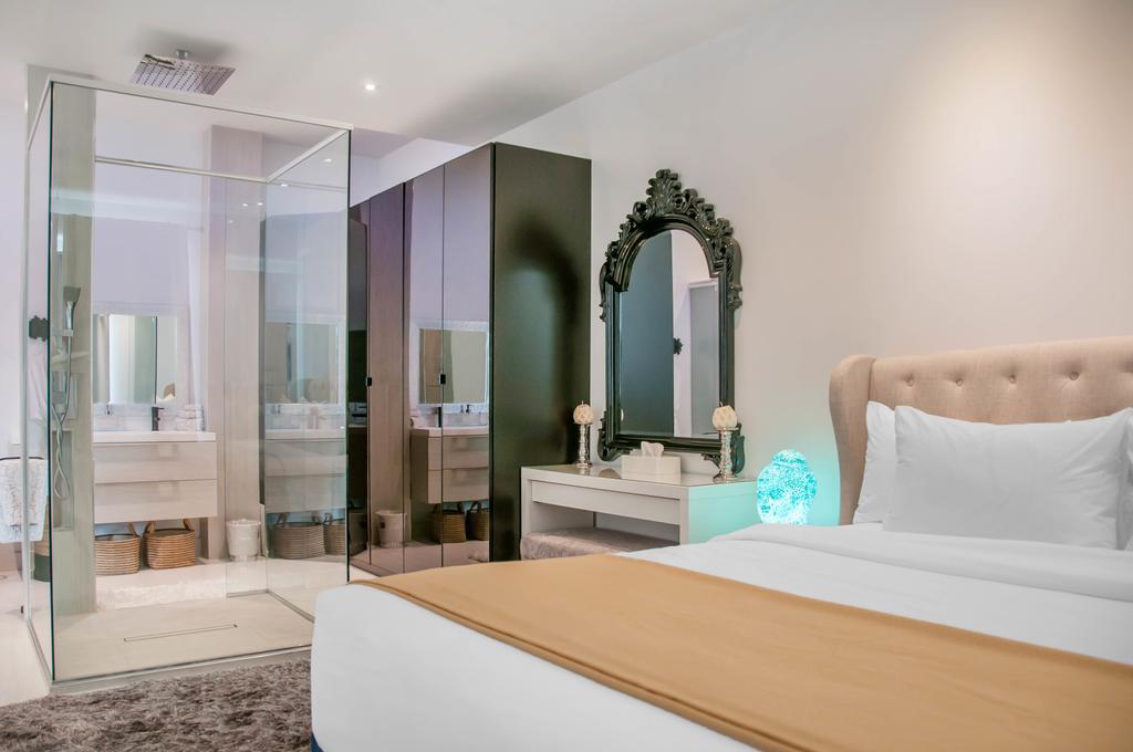Empire Hotel