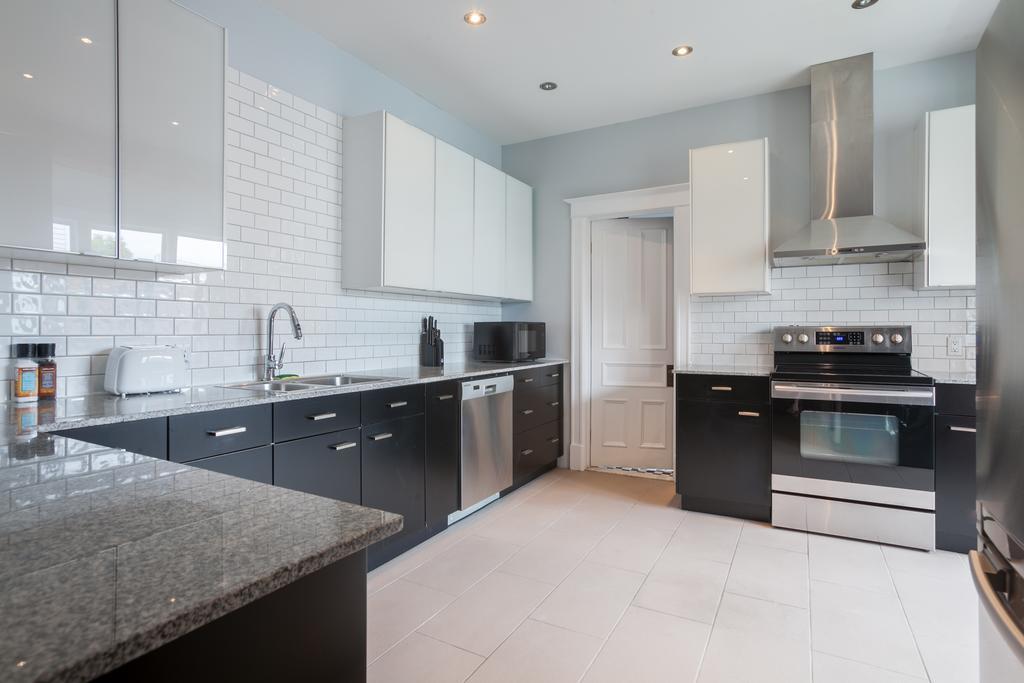 Lmvr-spacious On Saint Laurent With Free Parking * Montreal