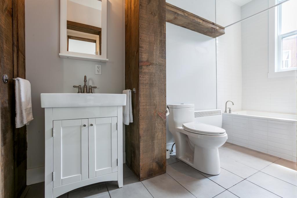 Lmvr-spacious On Saint Laurent With Free Parking Apartment Montreal