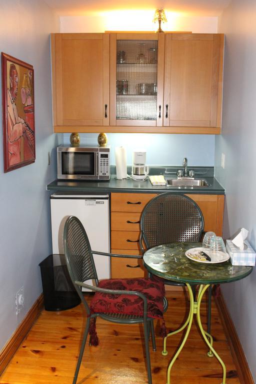La Loggia Art Bed & Breakfast Montreal