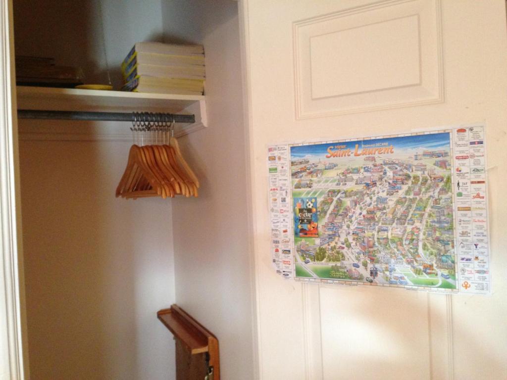 3 Bedrooms 3 Beds Near Metro -2 Parking Free Apartment Montreal