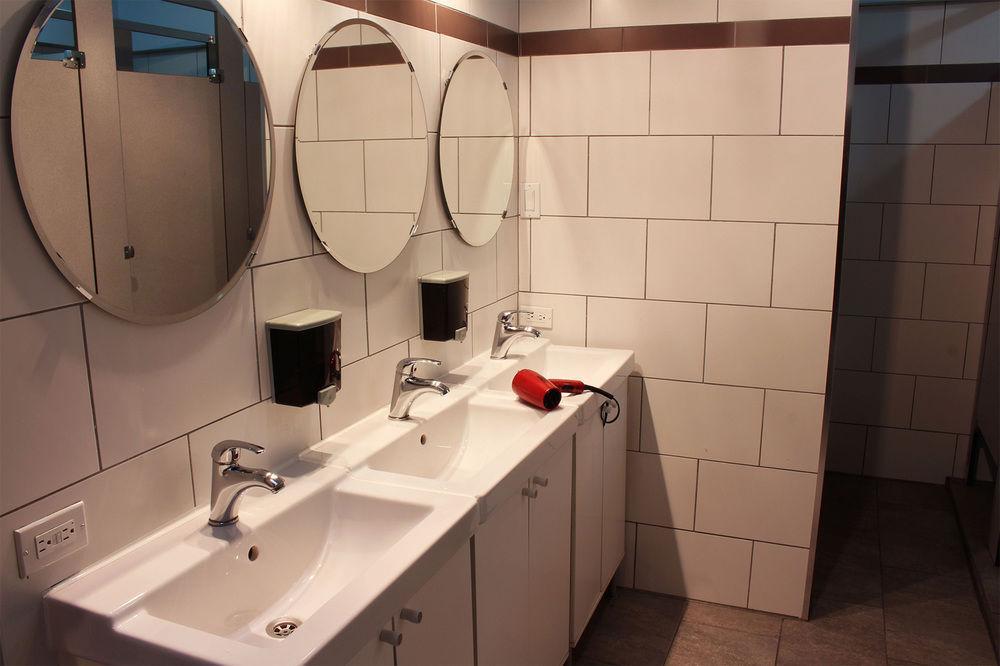 Hostel Bishop Downtown Montreal