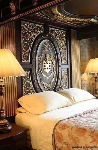 Hotel Pierre Du Calvet Montreal