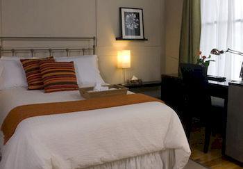 La Petite Bourgeoise Bed & Breakfast 3*