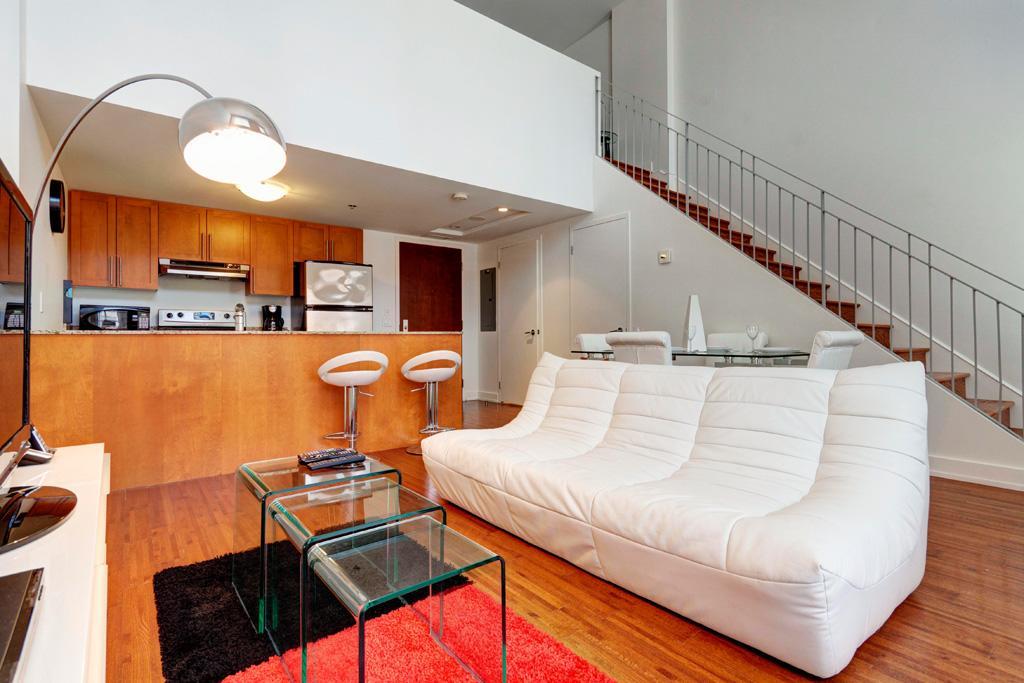 Palais-des-congres Furnished