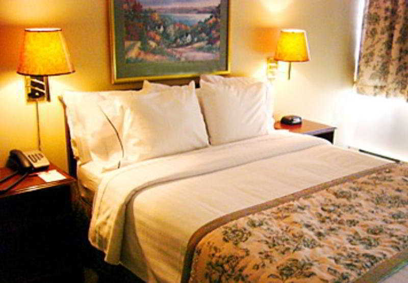 Hotel By Marriott Westmount