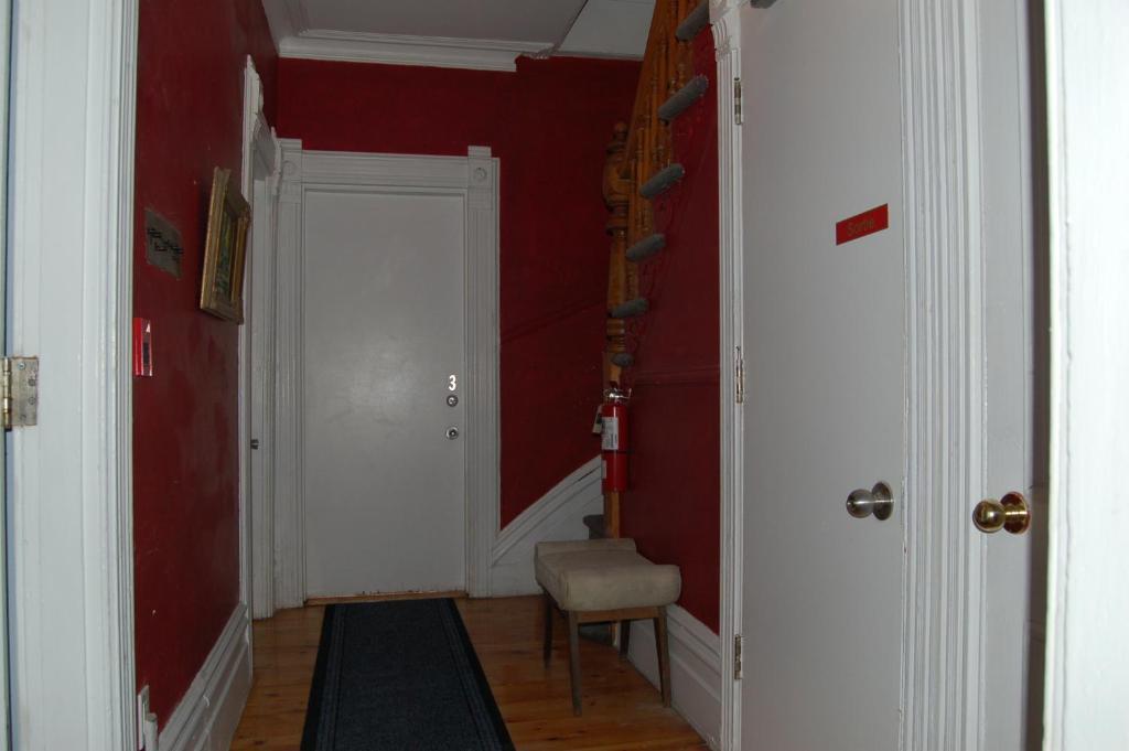 Le Chasseur Bed & Breakfast 2* Montreal