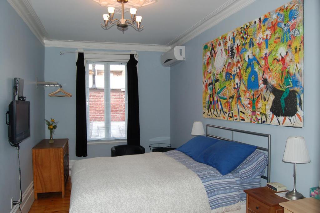 Bed & Breakfast Le Chasseur Bed & Breakfast Montreal