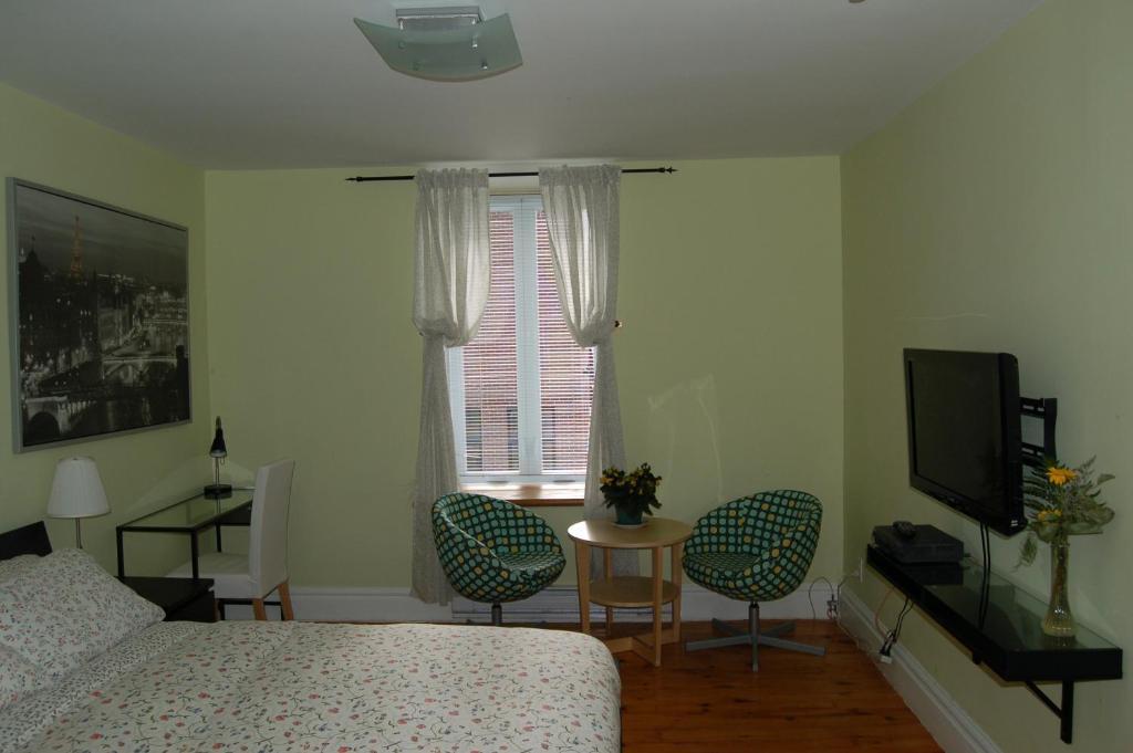 Bed & Breakfast Le Chasseur Bed & Breakfast Montreal