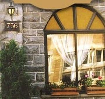 Champ De Mars Hotel Montreal