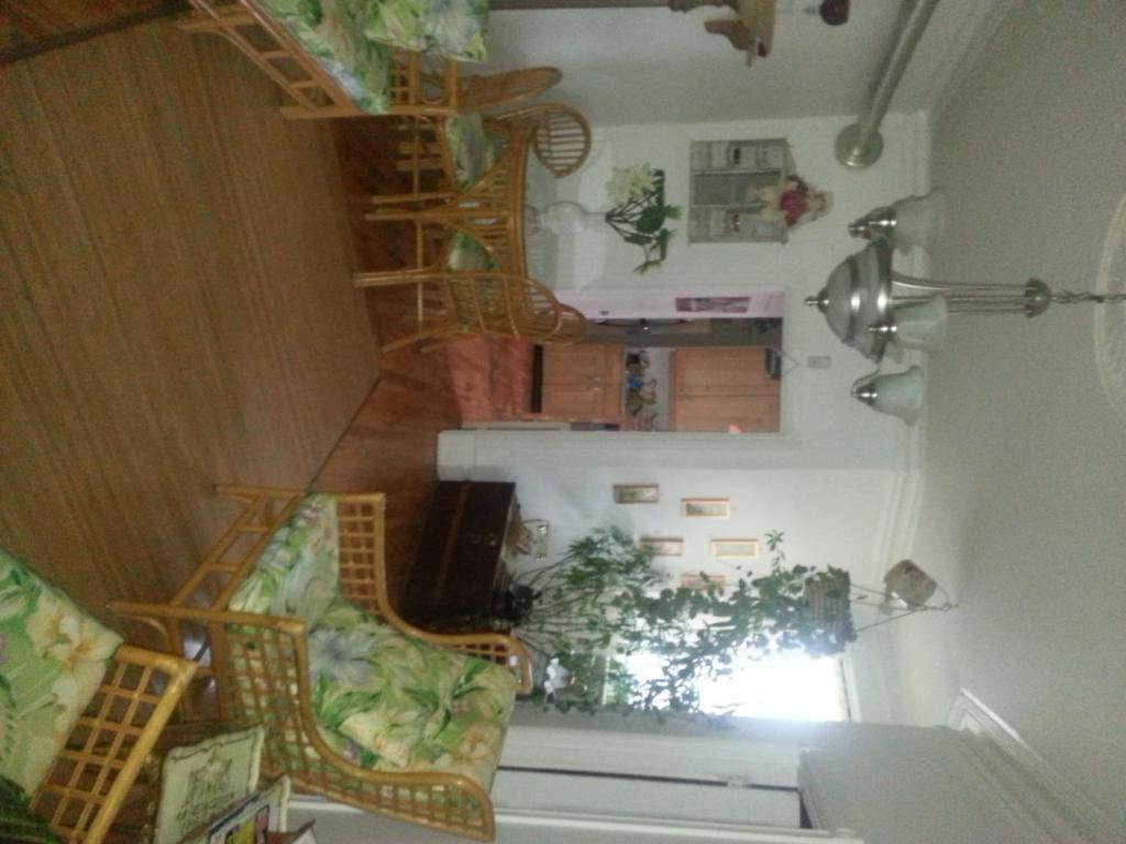 Au Nid Douillet Bed & Breakfast Montreal