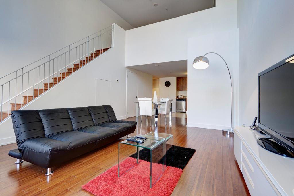 Palais-des-congres Furnished Apartment Montreal