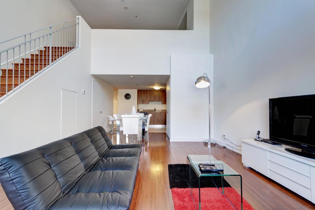 Palais-des-congres Furnished Apartment Montreal