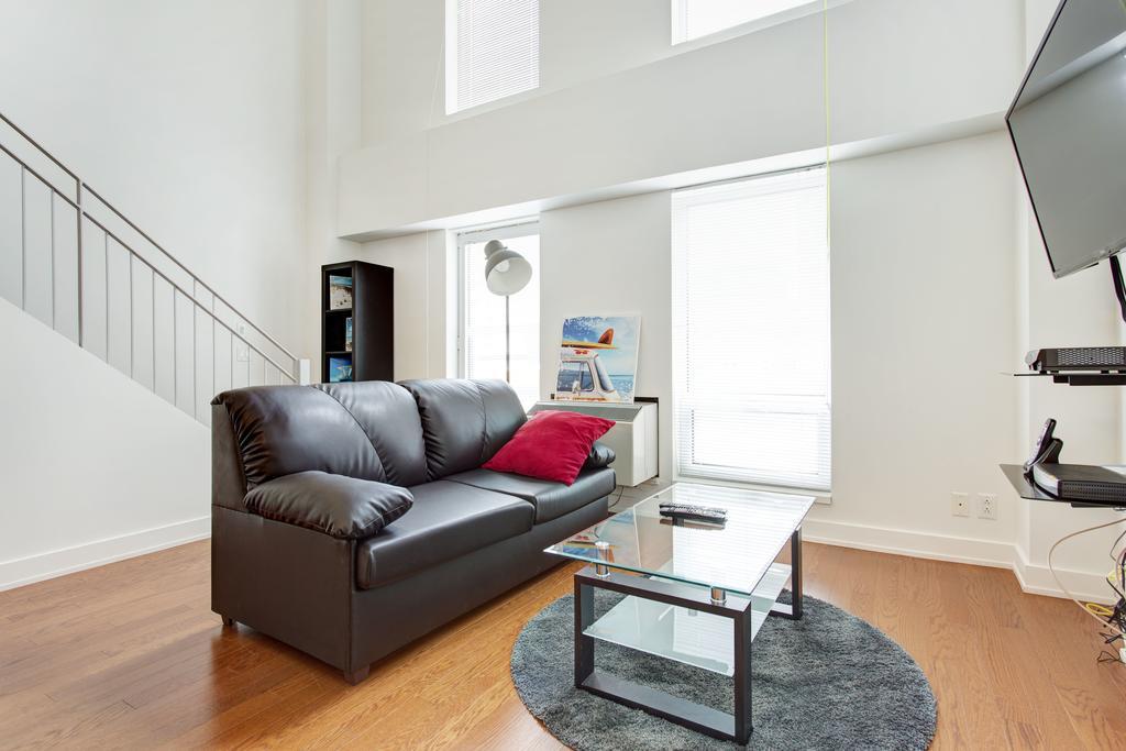 Palais-des-congres Furnished Apartment Montreal