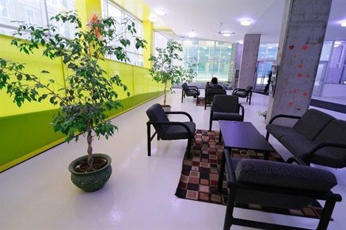Aparthotel Residences Uqam Ouest 3*