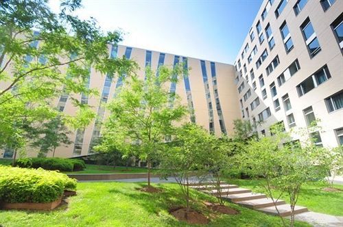 Aparthotel Residences Uqam Ouest 3*