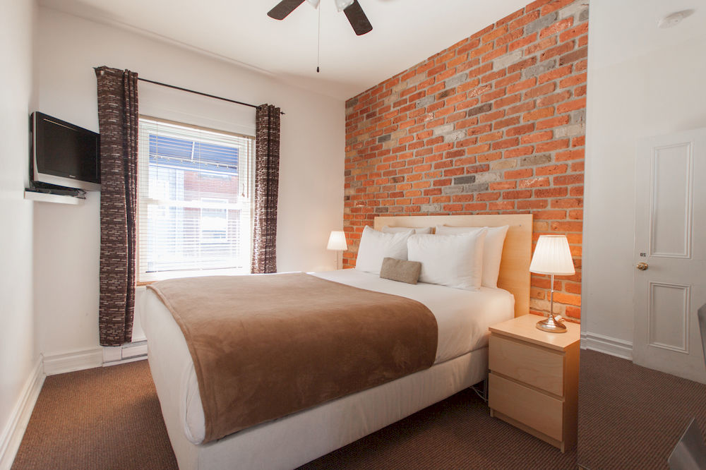 Du Village Bbv Bed & Breakfast