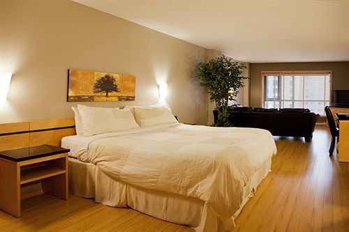 Hotel Le Dauphin Centre-ville Montreal