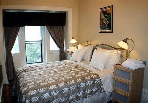Gingerbread Manor Bed & Breakfast 3*